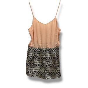 Jealous Tomato Romper L Peach Bodice Geometric Print JP1585 NWOT Front Lined